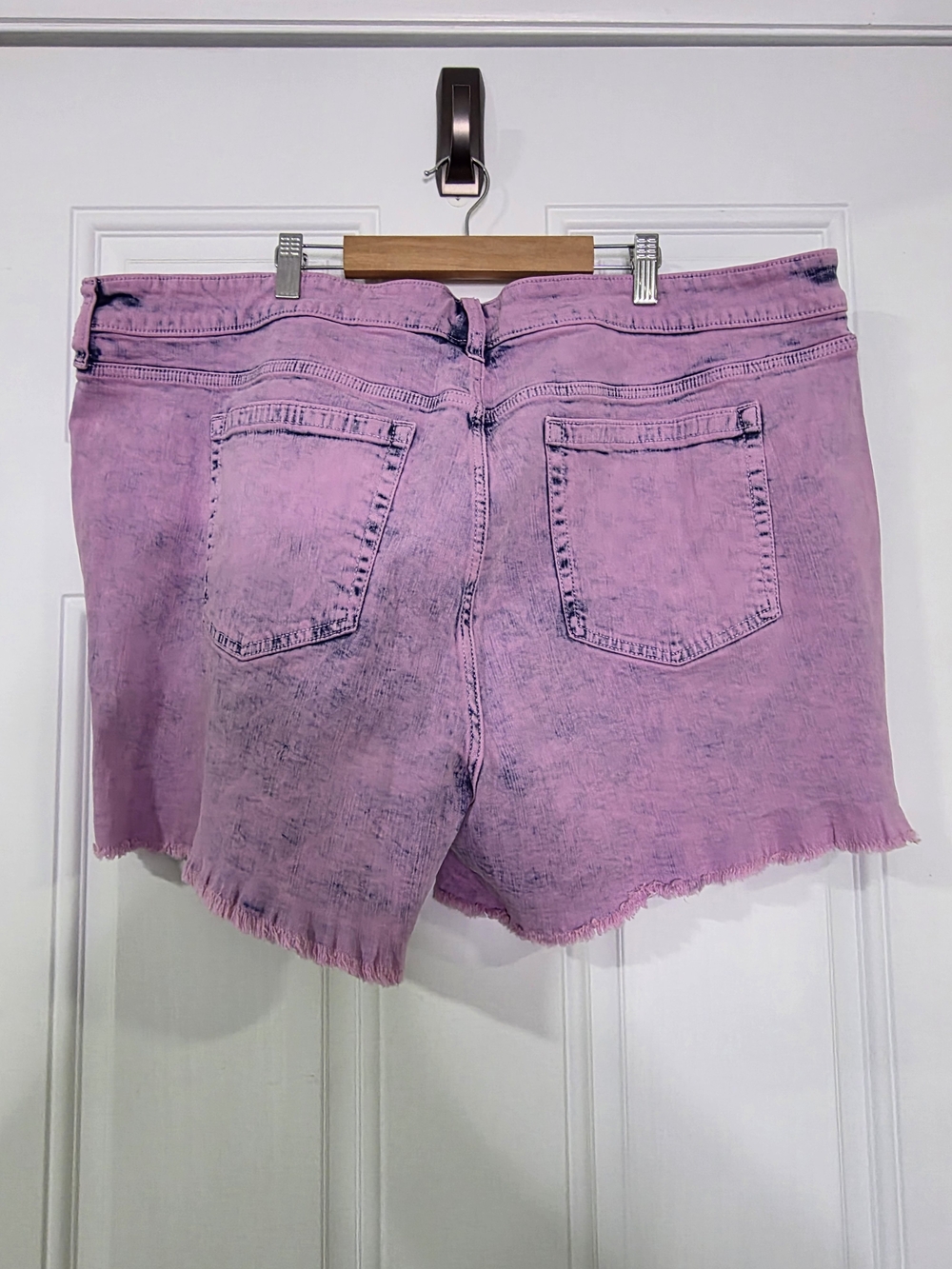 torrid Pink Acid-Wash Denim Shorts - Picture 3 of 6